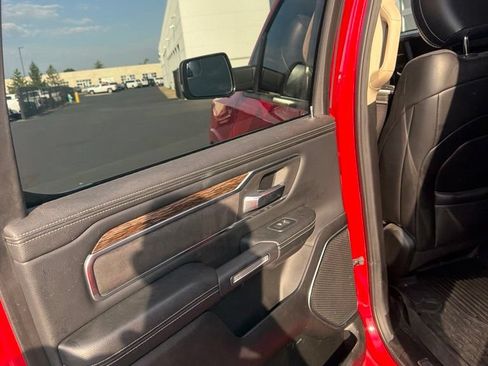 Used 2019 RAM 1500 Laramie AWD/4WD image 8