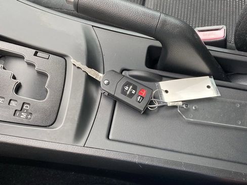 Used 2012 MAZDA MAZDA3 i Touring image 25