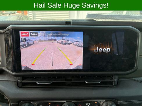 Used 2025 Jeep Gladiator Mojave AWD/4WD image 7