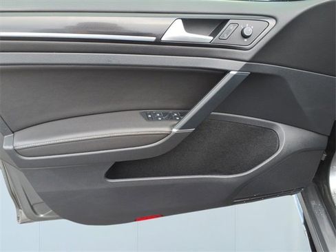 Used 2019 Volkswagen Golf R 4-Door image 17