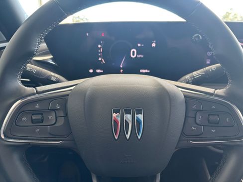 Used 2025 Buick Envista Sport Touring image 28