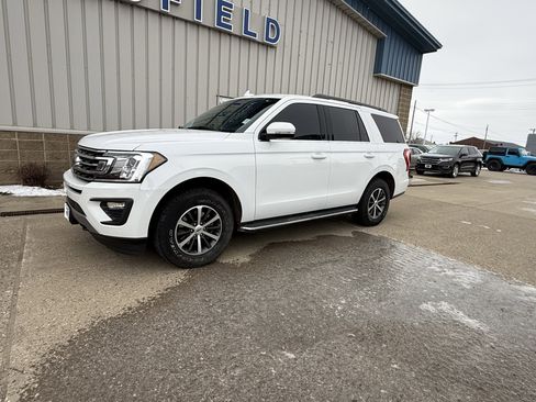 Used 2020 Ford Expedition XLT w/ Equipment Group 202A image 2