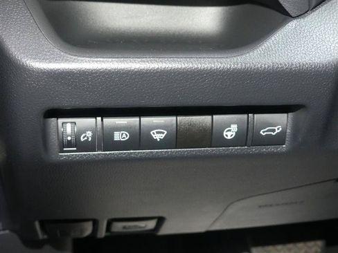 Used 2021 Toyota RAV4 XLE w/ Convenience Package AWD/4WD image 29