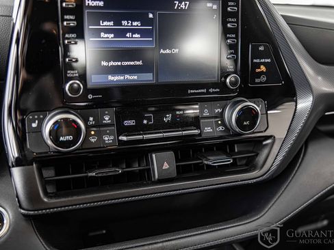 Used 2021 Toyota Highlander XSE image 29