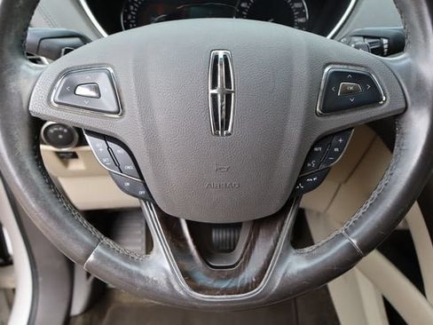Used 2016 Lincoln MKX Reserve w/ Climate Package FWD image 12