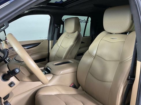 Used 2019 Cadillac Escalade Platinum AWD/4WD image 14