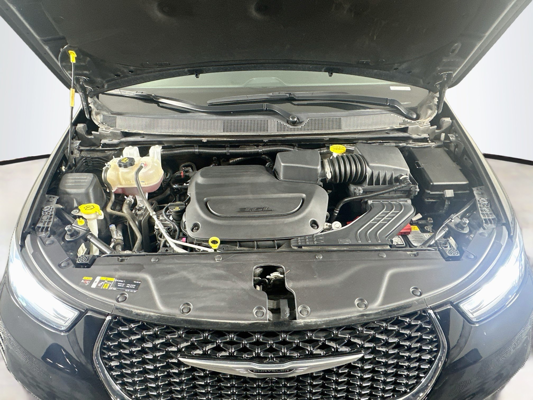 Used 2025 Chrysler Pacifica Select FWD image 33