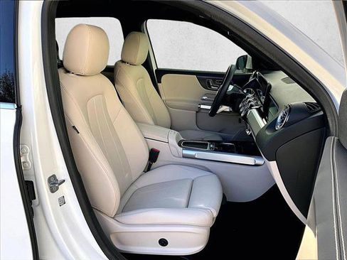 Used 2025 Mercedes-Benz GLB 250 GLB 250 image 9