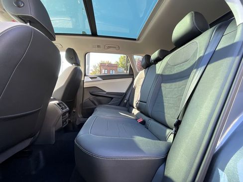 New 2025 Volkswagen Taos SE image 12