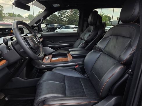 Certified 2025 Lincoln Navigator Black Label AWD/4WD image 12