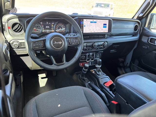 Used 2026 Jeep Wrangler Unlimited Rubicon AWD/4WD image 17