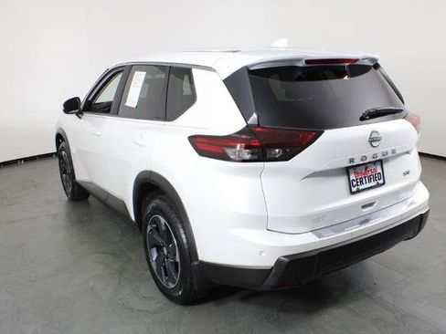 Certified 2024 Nissan Rogue SV FWD image 16