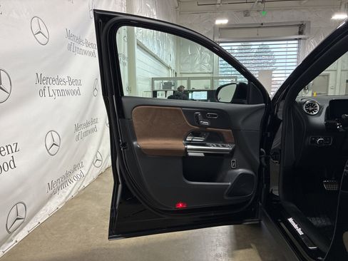 Used 2025 Mercedes-Benz GLA 250 4MATIC image 13