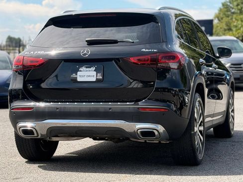 Used 2021 Mercedes-Benz GLA 250 4MATIC w/ Premium Package image 5