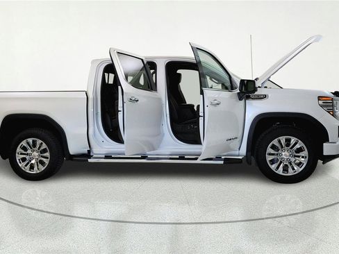 Used 2024 GMC Sierra 1500 Denali AWD/4WD image 8