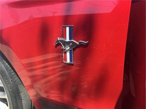 Used 2013 Ford Mustang Premium image 17