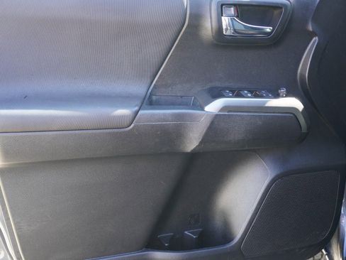 Used 2023 Toyota Tacoma TRD Sport w/ Advanced Technology Package image 18