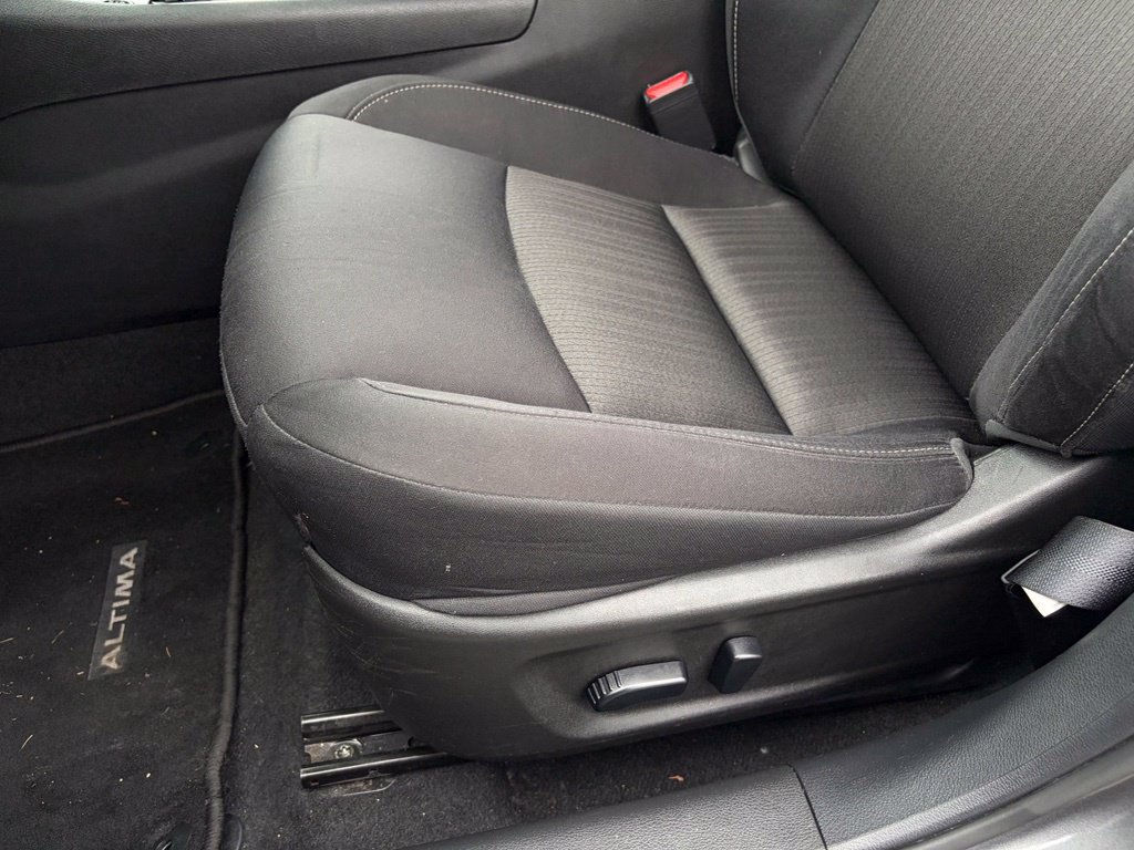 Certified 2024 Nissan Altima 2.5 SV FWD image 13