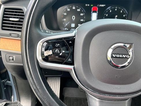 Used 2021 Volvo XC90 T6 Momentum w/ Climate Package image 10
