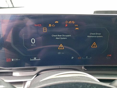 Used 2025 Kia Carnival SX w/ SX Dark Edition Package image 8