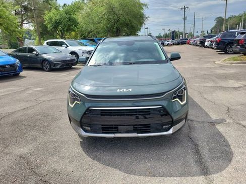 Used 2023 Kia Niro EX Touring FWD image 5
