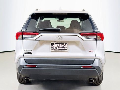 Used 2025 Toyota RAV4 XLE FWD image 5