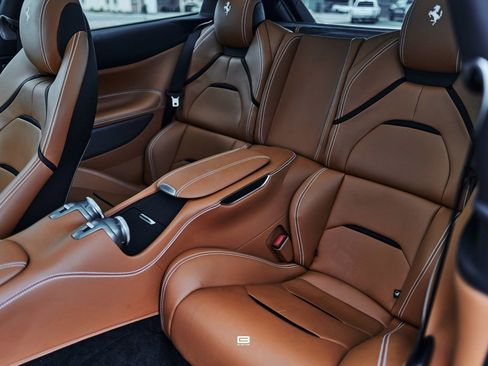 Used 2018 Ferrari GTC4Lusso image 39