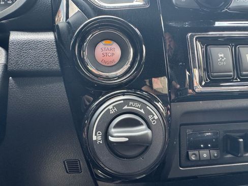 Used 2024 Nissan Titan Platinum Reserve w/ Moonroof Package AWD/4WD image 19