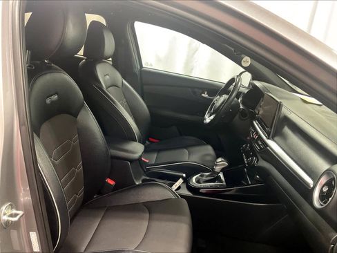 Used 2023 Kia Forte GT-Line image 11