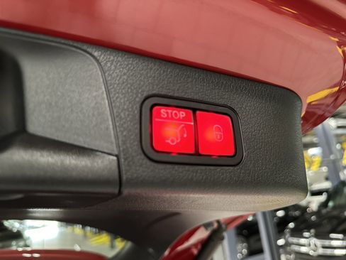 Certified 2023 Mercedes-Benz GLB 250 4MATIC image 17