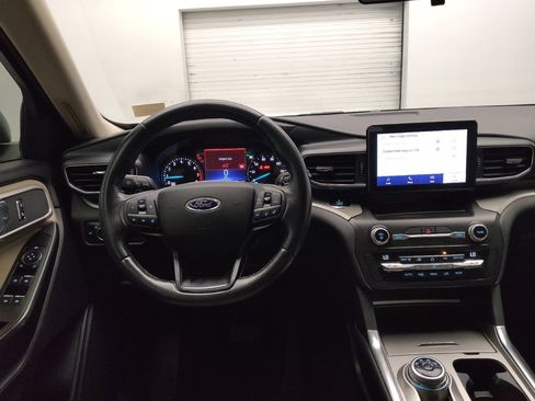 Used 2020 Ford Explorer XLT w/ Equipment Group 202A RWD image 22