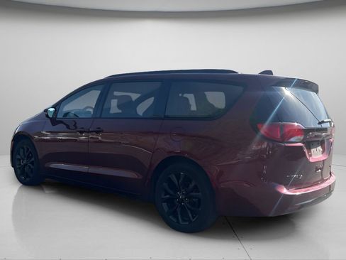 Used 2020 Chrysler Pacifica Limited w/ S Appearance Package image 6