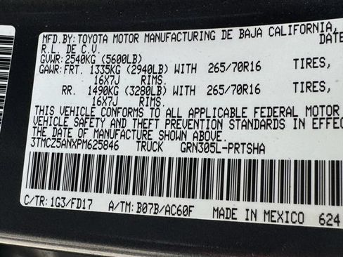 Used 2023 Toyota Tacoma TRD Off-Road w/ Technology Package AWD/4WD image 31