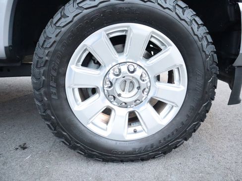 Used 2022 Ford F350 Platinum image 18