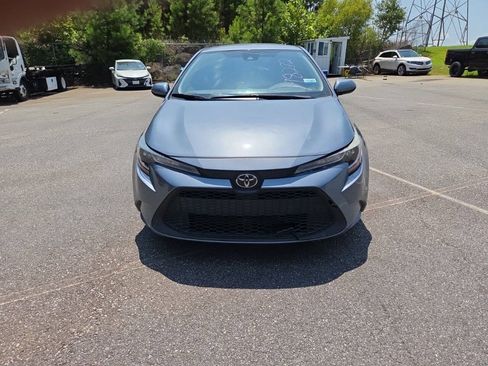 Used 2022 Toyota Corolla LE FWD image 2
