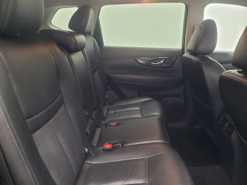 Used 2018 Nissan Rogue SL w/ Premium Package image 19