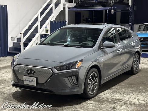 Used 2020 Hyundai Ioniq Limited FWD image 4