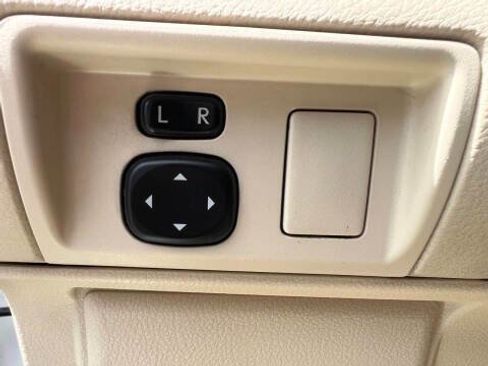 Used 2015 Lexus ES 350 w/ Premium Package FWD image 9