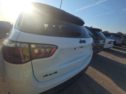 Used 2026 Jeep Compass Limited AWD/4WD image 16