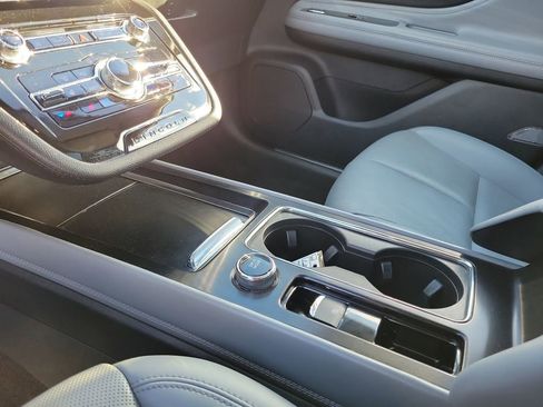 Used 2021 Lincoln Corsair Reserve w/ Equipment Group 201A image 29