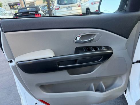 Used 2019 Kia Sedona EX FWD image 10