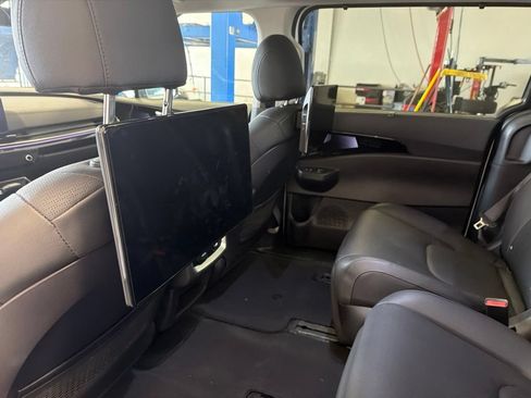 Used 2025 Kia Carnival SX Prestige FWD image 6