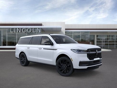 New 2026 Lincoln Navigator L Reserve w/ Jet Appearance Package AWD/4WD image 7