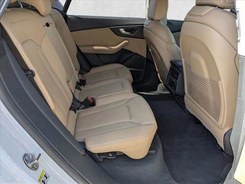 Used 2019 Audi Q8 Prestige AWD/4WD image 17