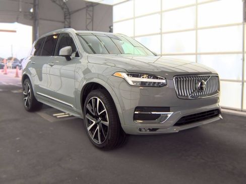 Used 2025 Volvo XC90 B6 Plus w/ Protection Package Premier AWD/4WD image 3