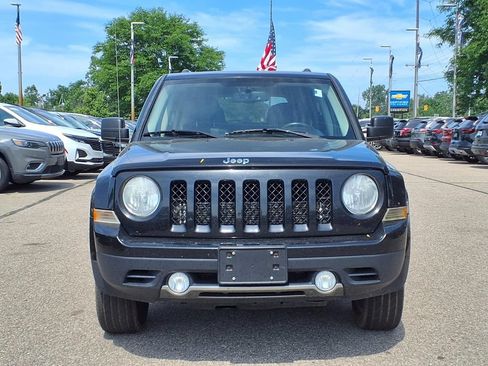 Used 2014 Jeep Patriot Limited w/ Sun/Sound Group AWD/4WD image 2