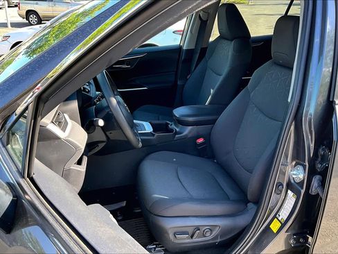 Certified 2024 Toyota RAV4 XLE w/ Convenience Package image 8