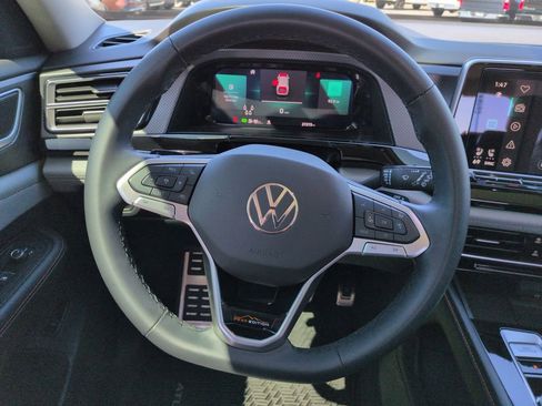 Used 2024 Volkswagen Atlas Peak Edition SE image 14