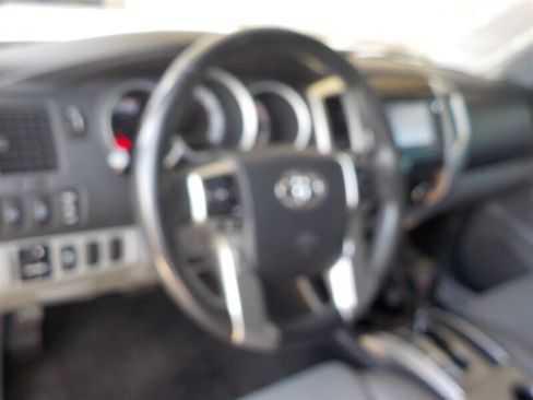 Used 2014 Toyota Tacoma PreRunner image 6