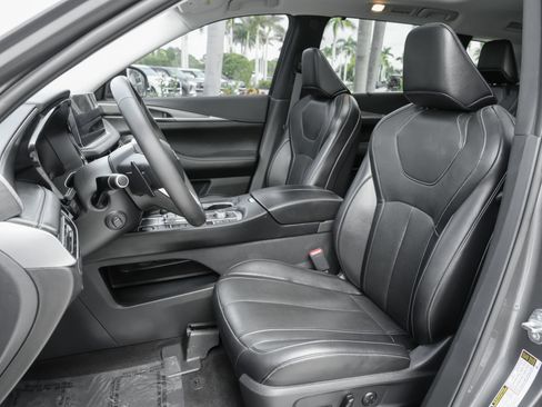 Used 2023 INFINITI QX60 Luxe w/ Cargo Package FWD image 8